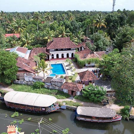 Kumarakom Tharavadu - A Heritage Hotel, Kumarakom Exteriér fotografie